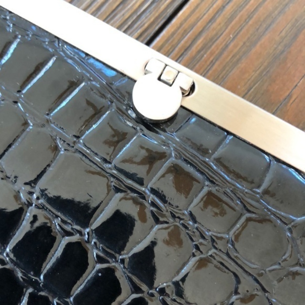 Black faux croc vegan accordion wallet - Picture 5 of 7